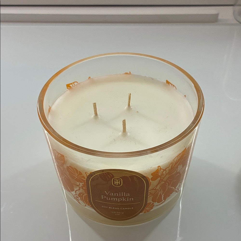 Threshold Vanilla Pumpkin Soy Candle - Gold and Orange Floral - Picture 2 of 2